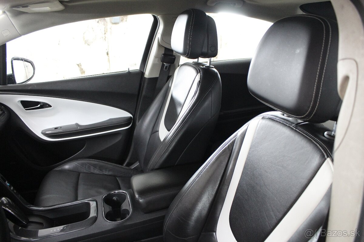 Opel Ampera Cosmo E-Flex Benzín+PHEV, 63kW AT - 12