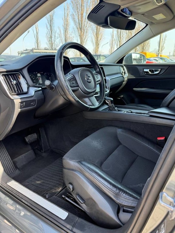 Volvo V60 D3 Momentum A/T - 12