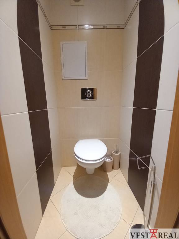 Rezervované: 3 izbový byt s balkónom Trnava- Nerudova - 12