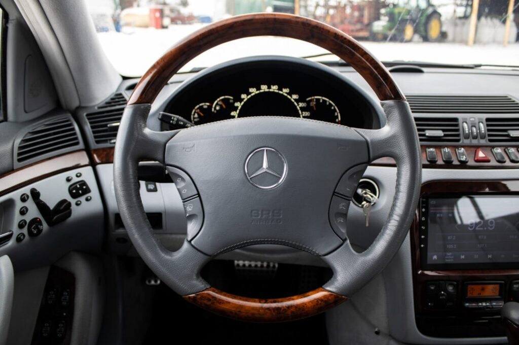 Mercedes-Benz S-triedy 500 (2000) - 12