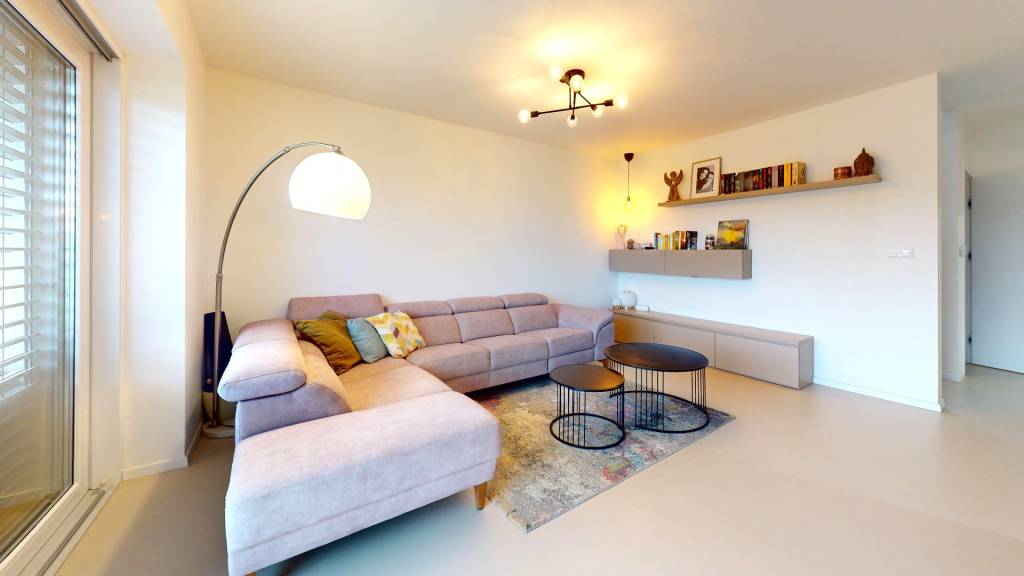 Novozariadený rodinný dom s veľkými spálňami i šatníkom pri - 12