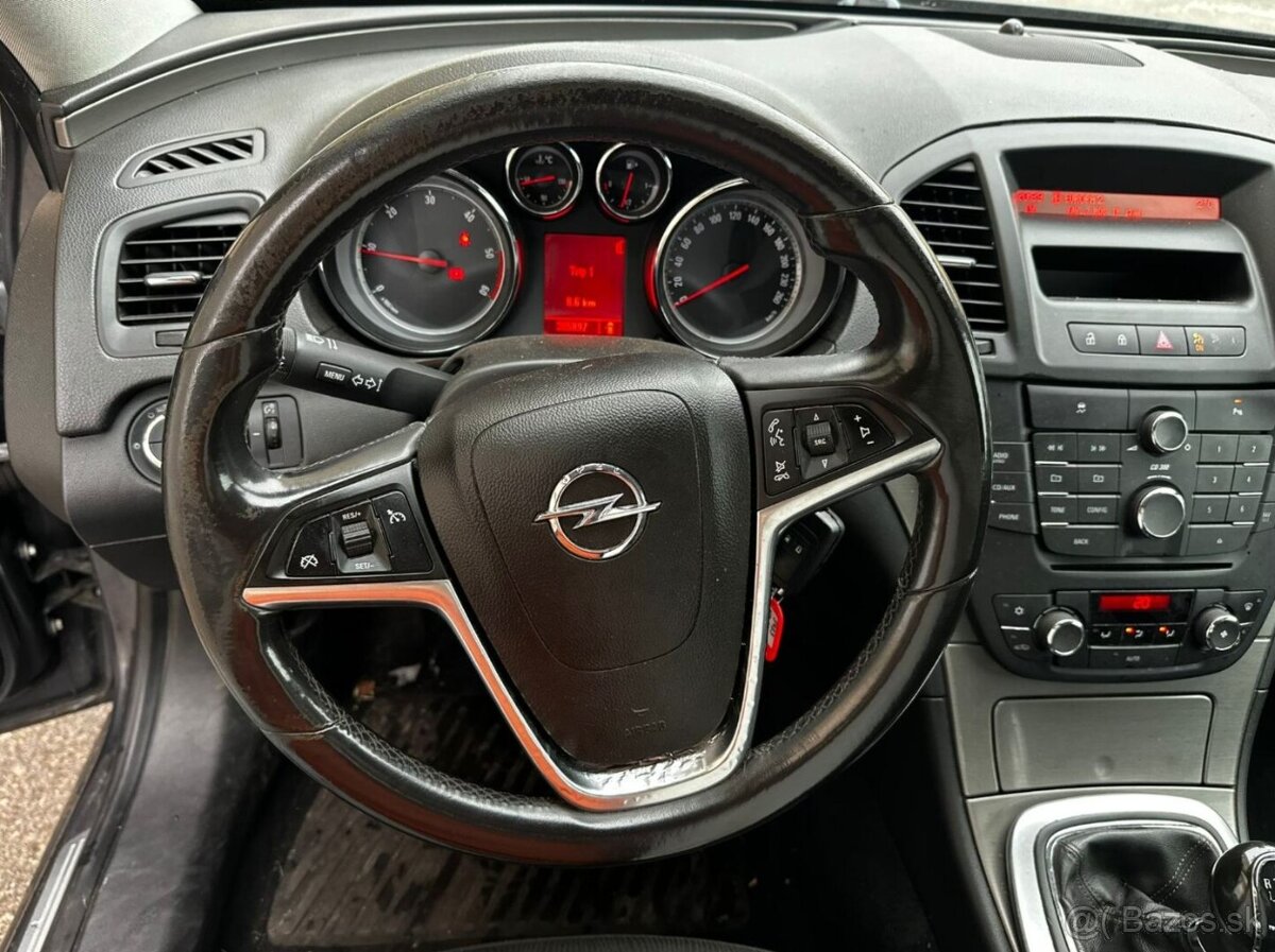 Opel Insignia 2.0 CDTI - 12