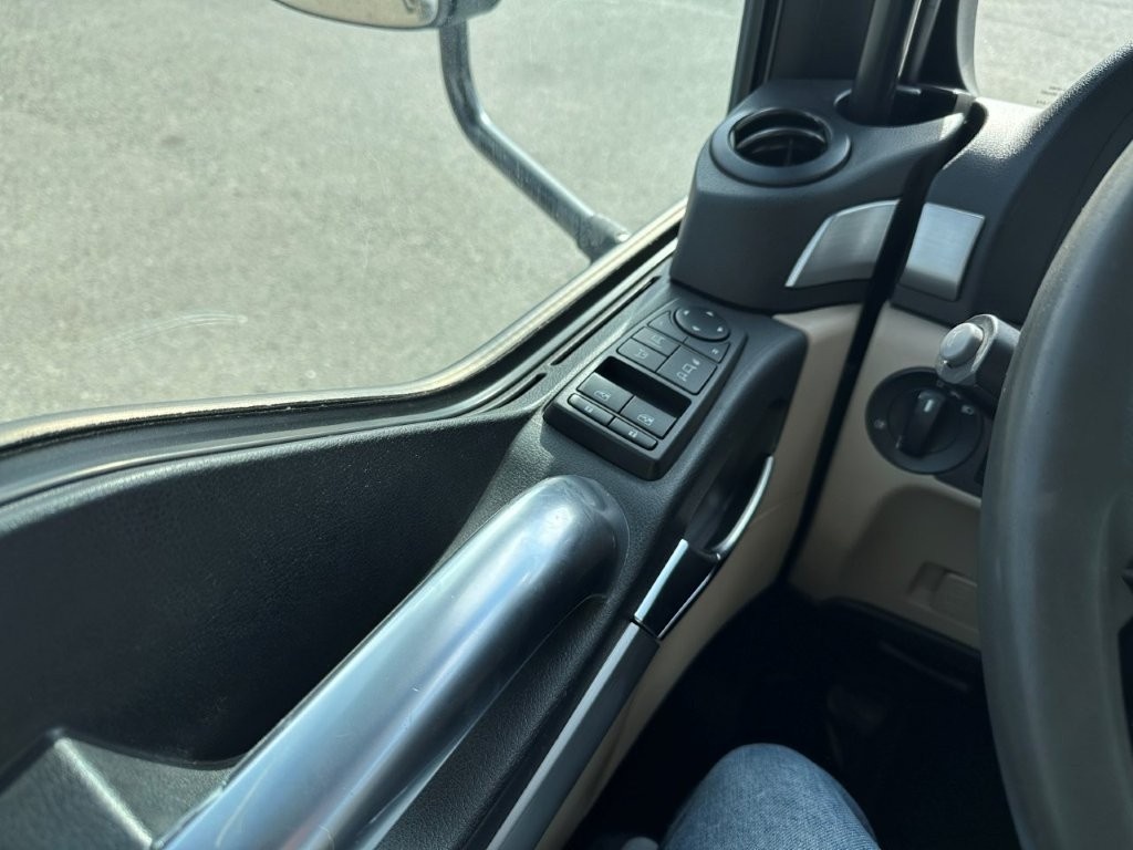 MAN TGL 12.250 , skříň, čelo, klima E6 - 12