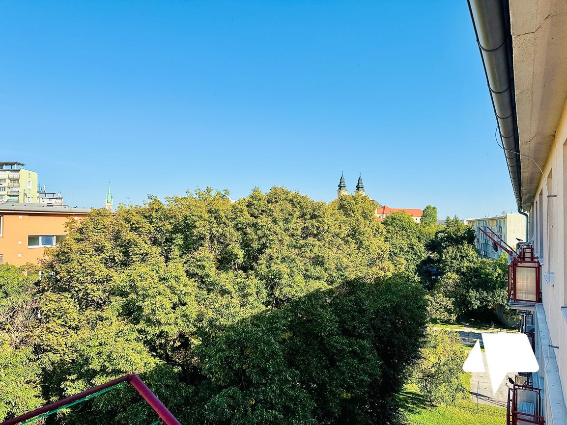 REZERVOVANÉ - Predaj 1 izb. byt, rekonštrukcia, centrum - 12