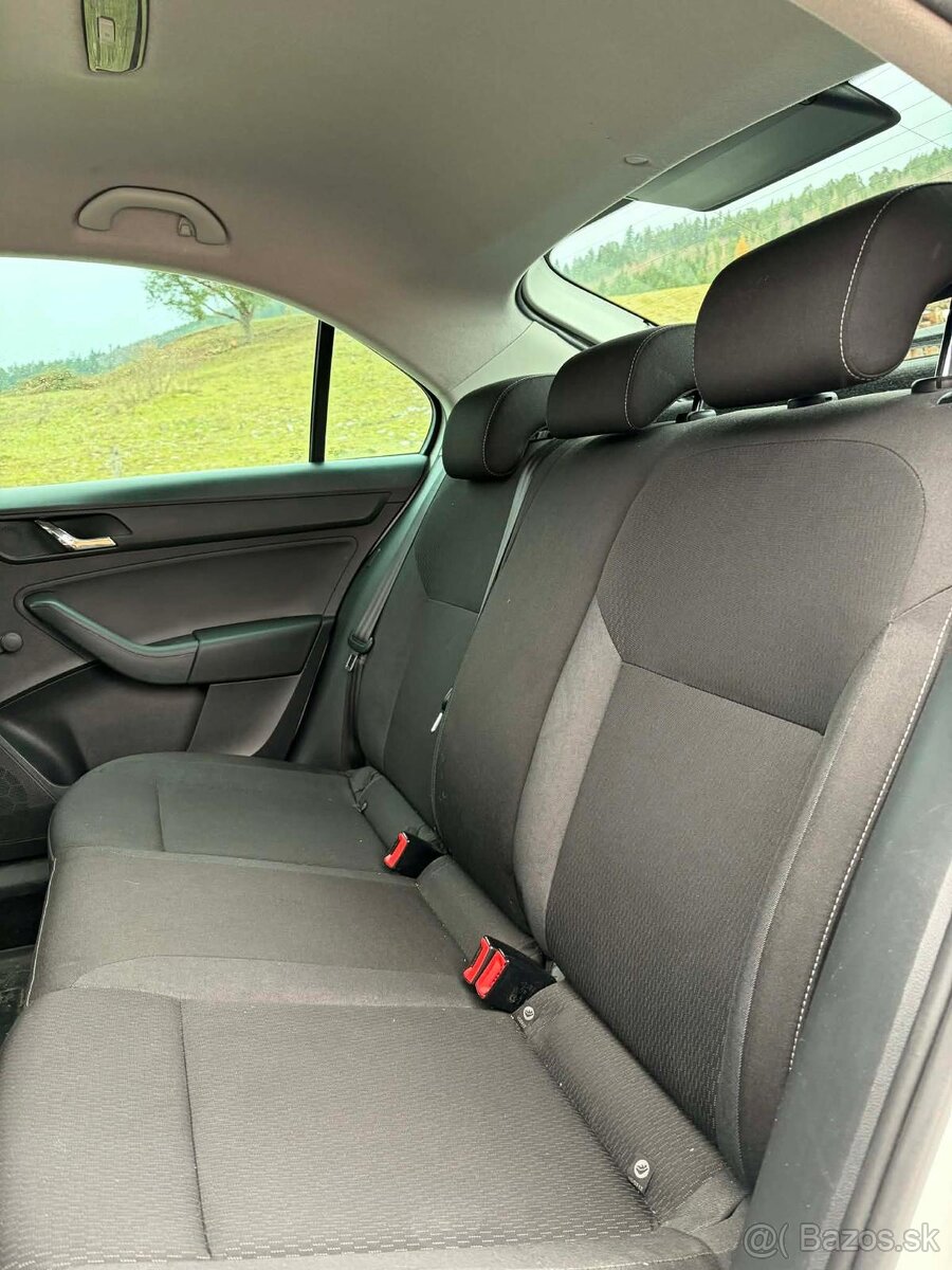 Škoda rapid 1.2tsi 2013 - 12