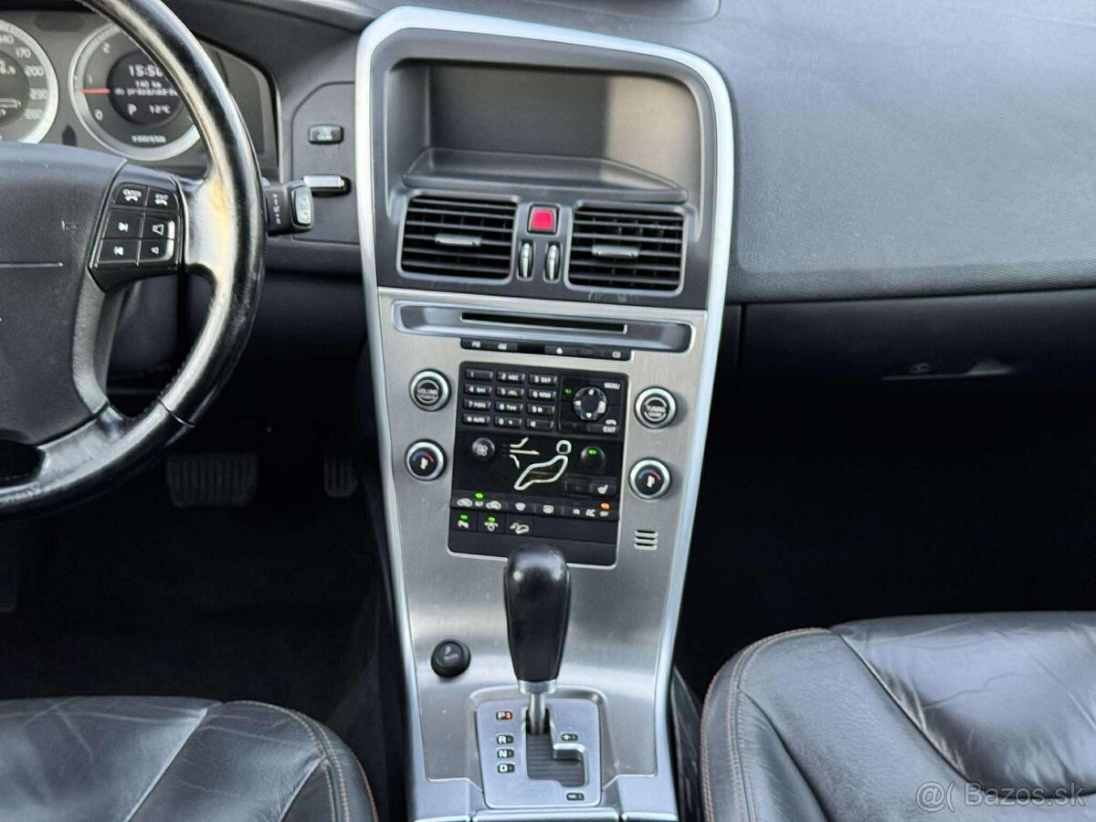 Volvo XC60 AWD - 12