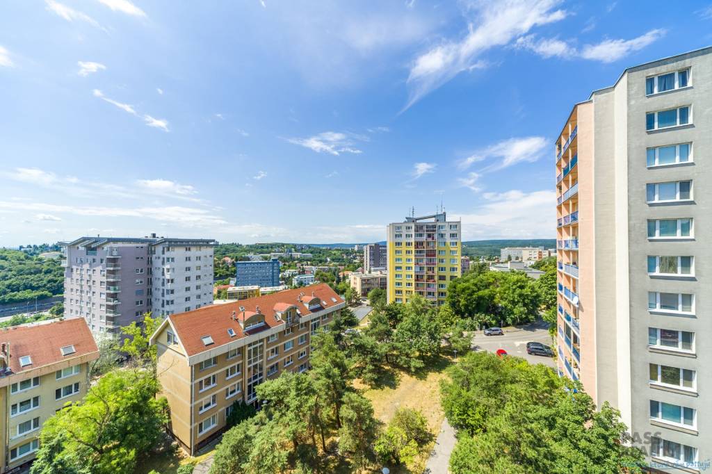 Slnečný 3-izbový byt, loggia, výhľad, zeleň, poloha, L.Dérer - 12