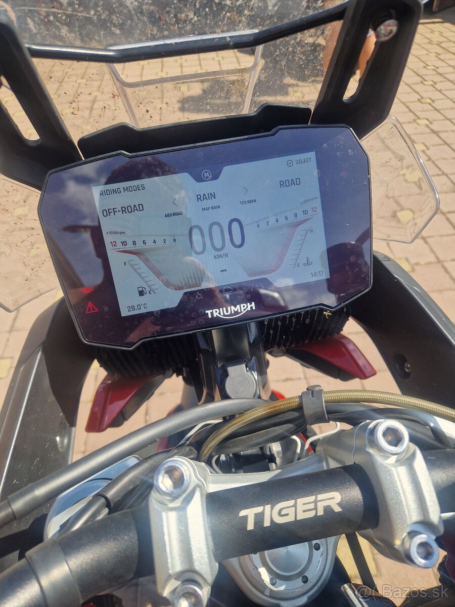 Triumph tiger 900 gt - 12