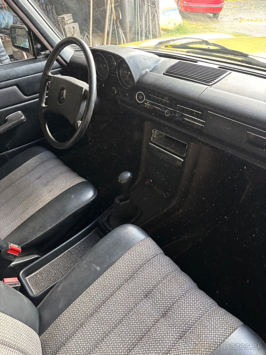 Mercedes Benz W114/115 240D 4C - TOP - 12