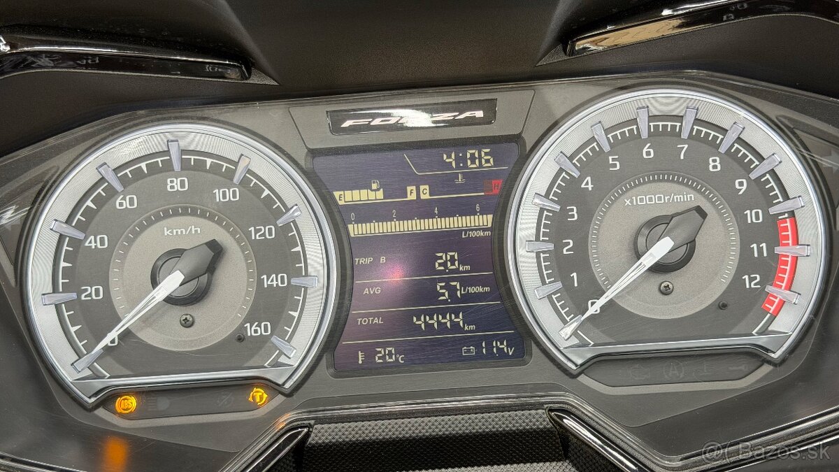 Honda Forza 125 - 12