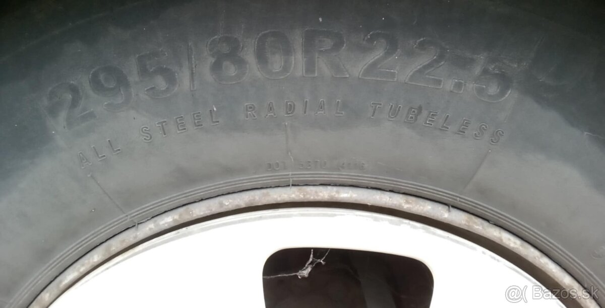 Autobus Karosa kolesá Firestone 29580 R22,5 - 12