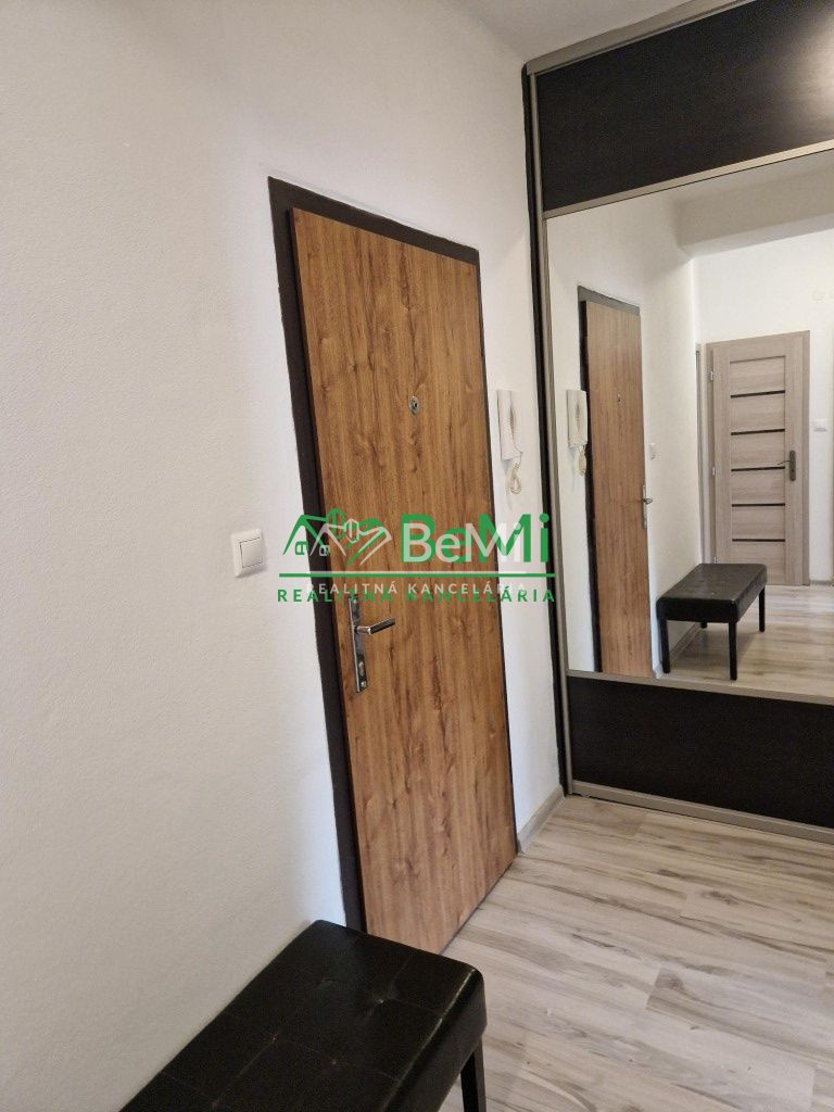 REZERVOVANÉ Centrum Nitry 3 - izbový byt v zateplenom tehlov - 12