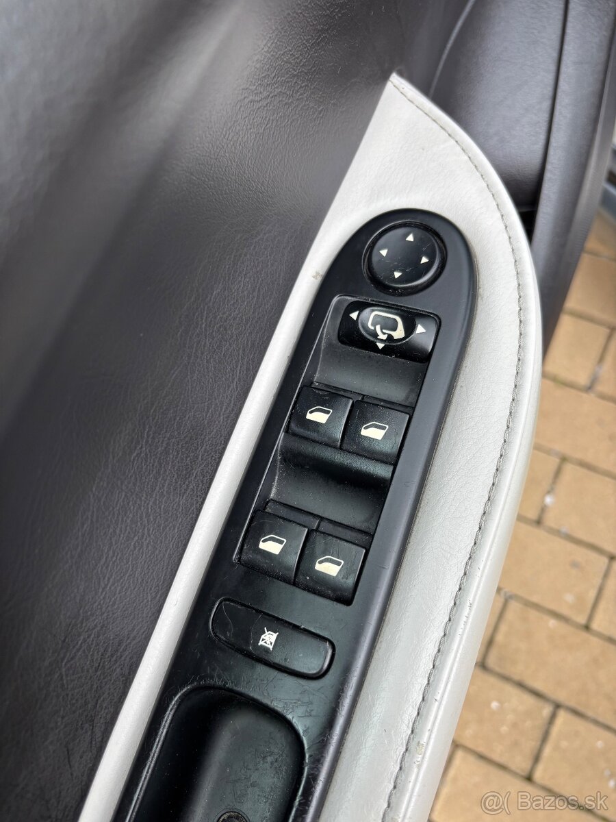 Peugeot 307 CC 2.0 16V Dynamique - 12