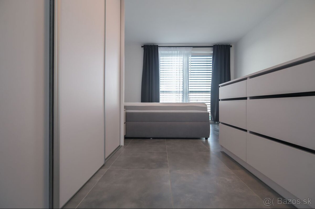 2-izbový byt s predzáhradkou aj parkovaním – pocit domu za c - 12