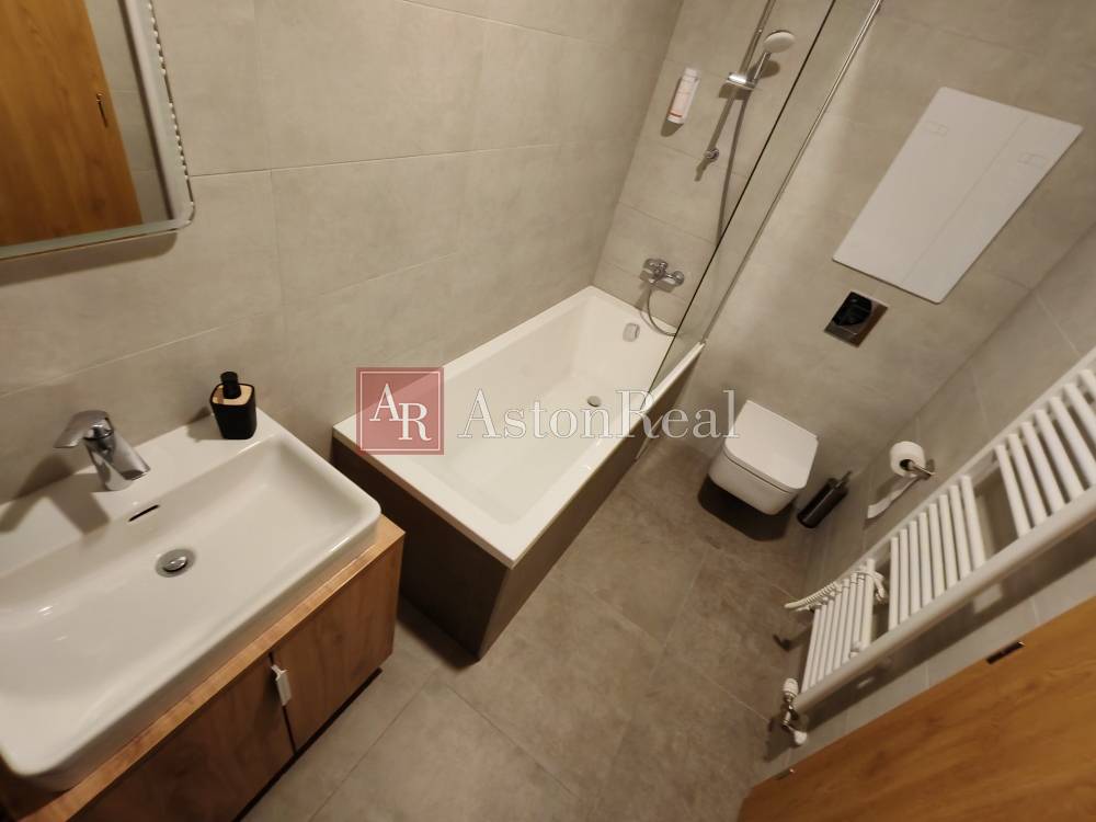 Moderný 2-izb. byt v novostavbe, 62m2, 2.p., parkovacie mies - 12