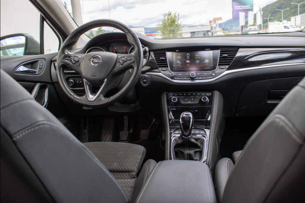 PREDAJ OPEL ASTRA ST 2017 1.6 CDTI 81kW Innovation - 12