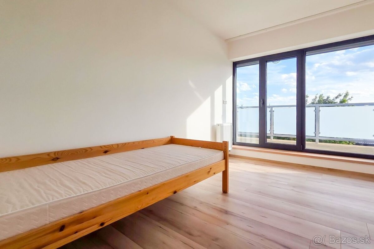 Prenájom: priestranný 3-izb.byt v Poprade s garážovým státím - 12