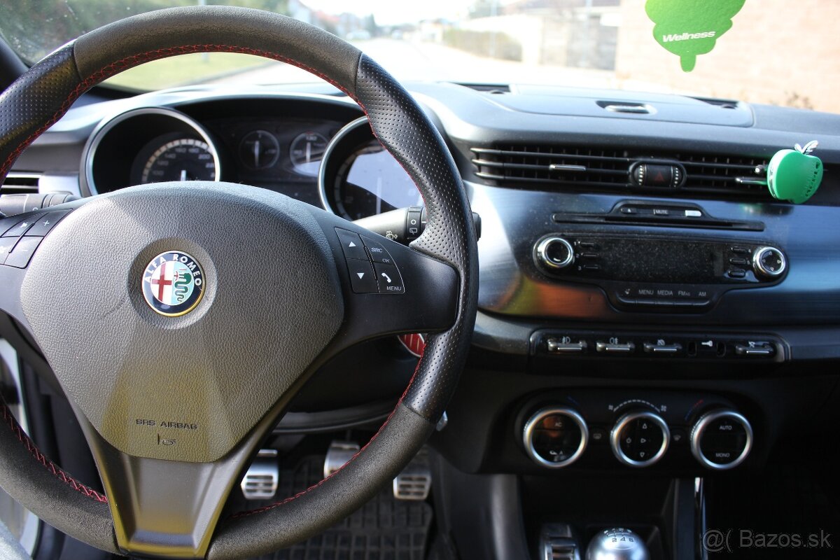 Alfa Romeo GIULIETTA 1.4 benzín - 12