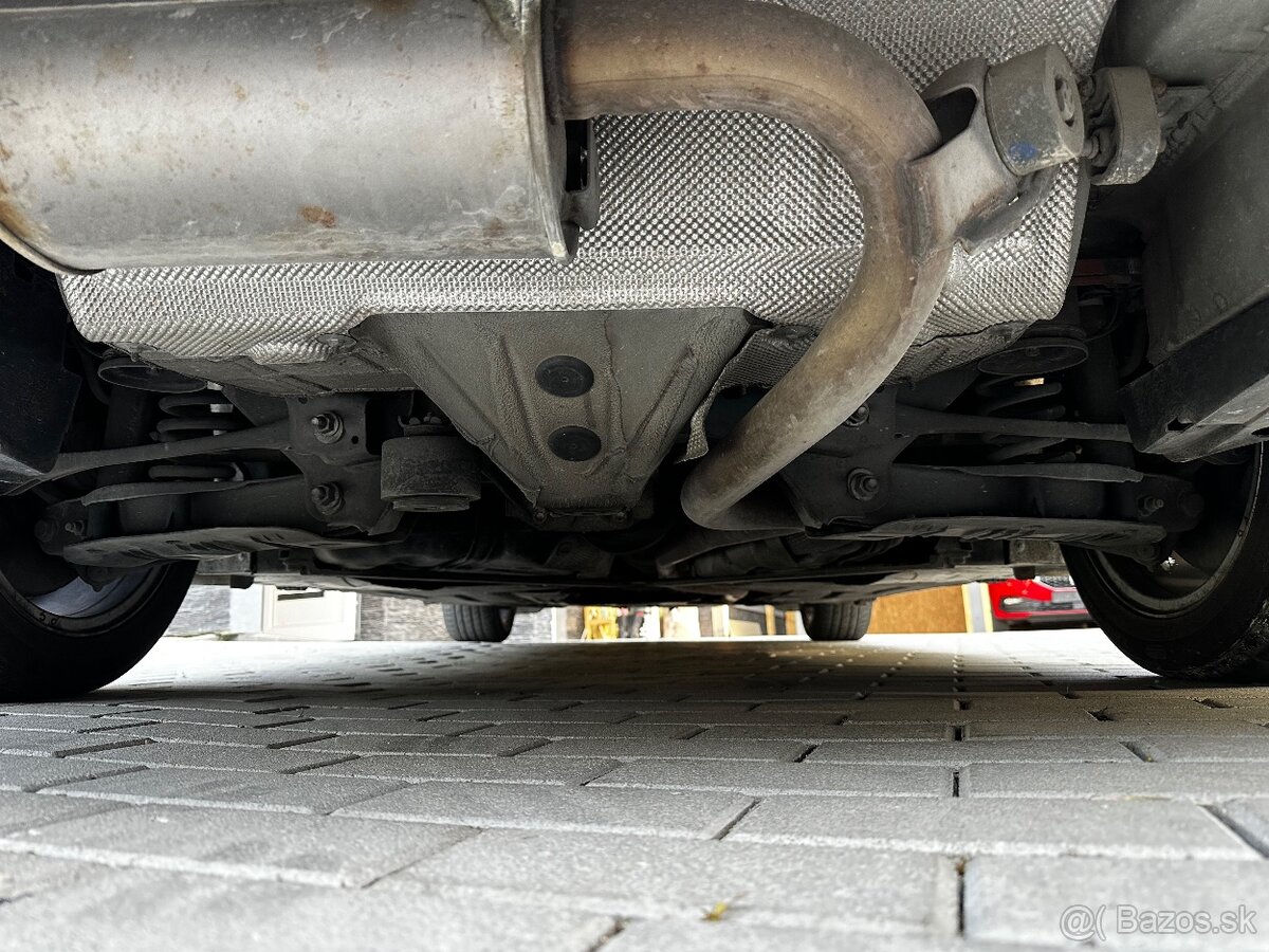 BMW 318d AT/8 2014 f31 - 12