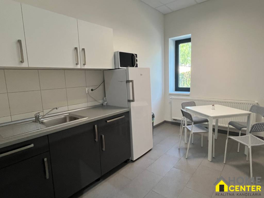 PRENÁJOM kancelárií v lukratívnej budove, Hadovská cesta, Ko - 12