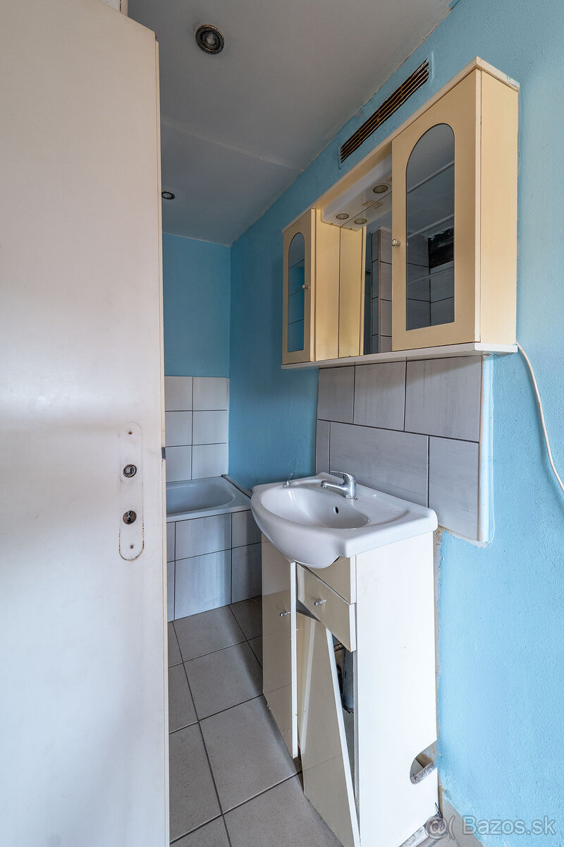 POZEMOK so starším rodinným domom | 752 m² | Košice - Poľov - 12