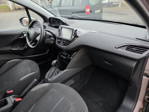Peugeot 208 1.6 Hdi - 12