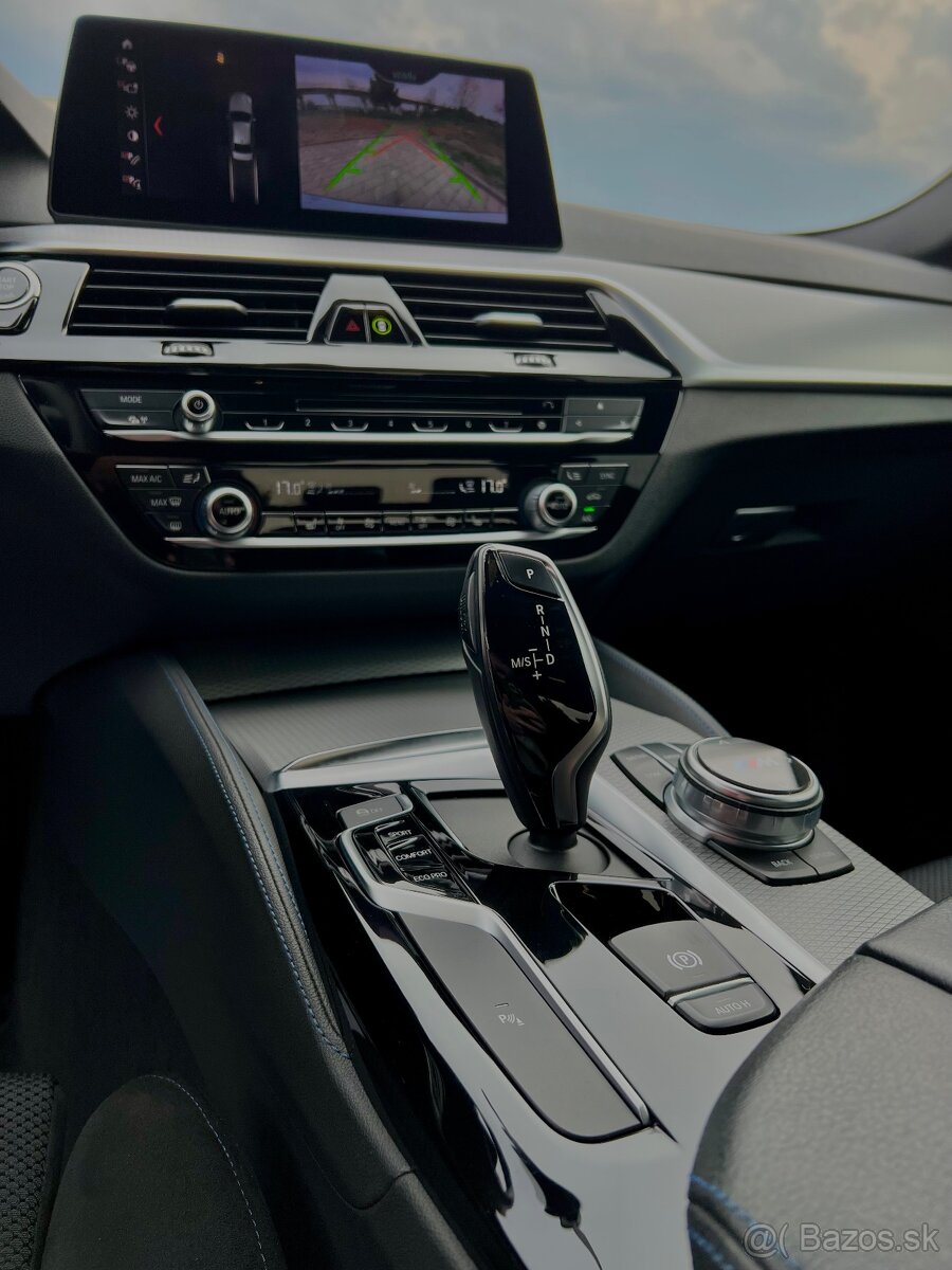 BMW 520D xDrive M-Packet - 12