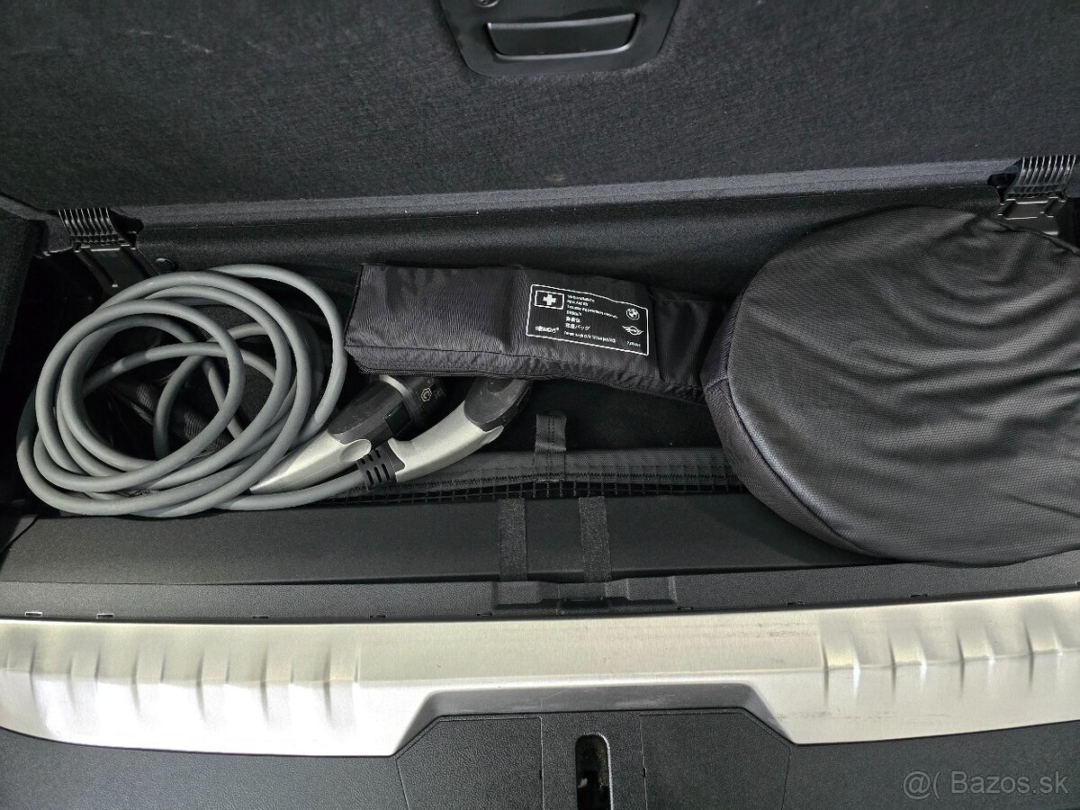 BMW Rad 3 Touring 330e PHEV xDrive A/T - 12