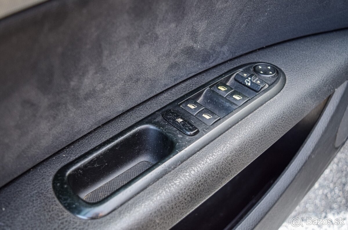 Peugeot 407 SW 2.0 HDi 2010 - 12