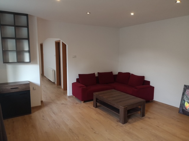 Prenajom 3 izbový byt - Hlohovec - 12