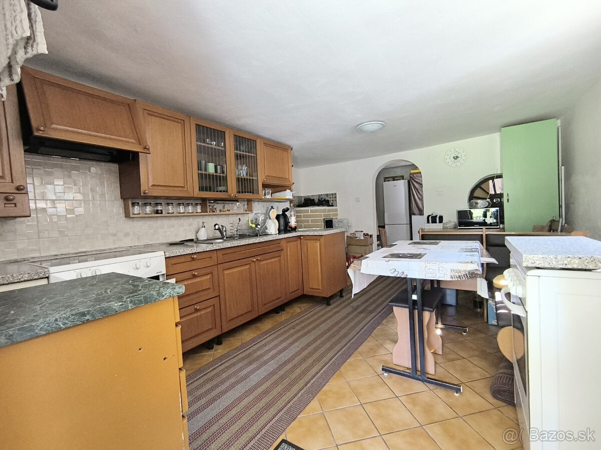 ROZPRÁVKOVÁ KOMPLETNE ZREKONŠTRUOVANÁ ZARIADENÁ CHATA NA LV - 12