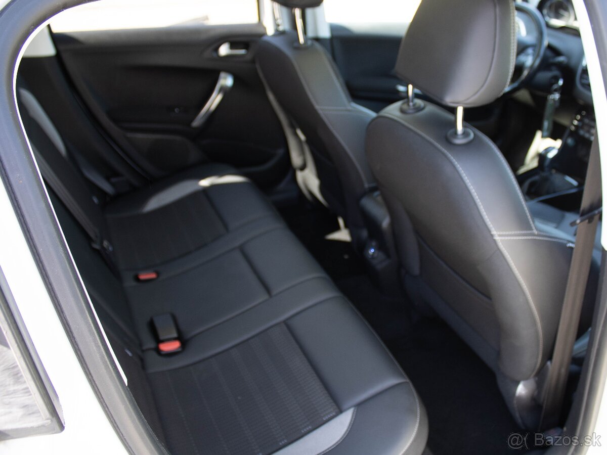 Peugeot 2008 1.6 BlueHDi 100 Allure - 12