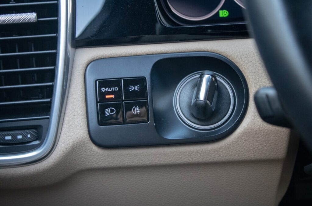 Porsche Cayenne 4x4 AT/8 - 12