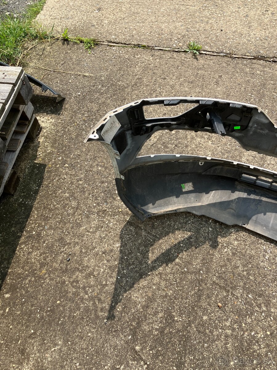 predni naraznik skoda karoq bily - 12