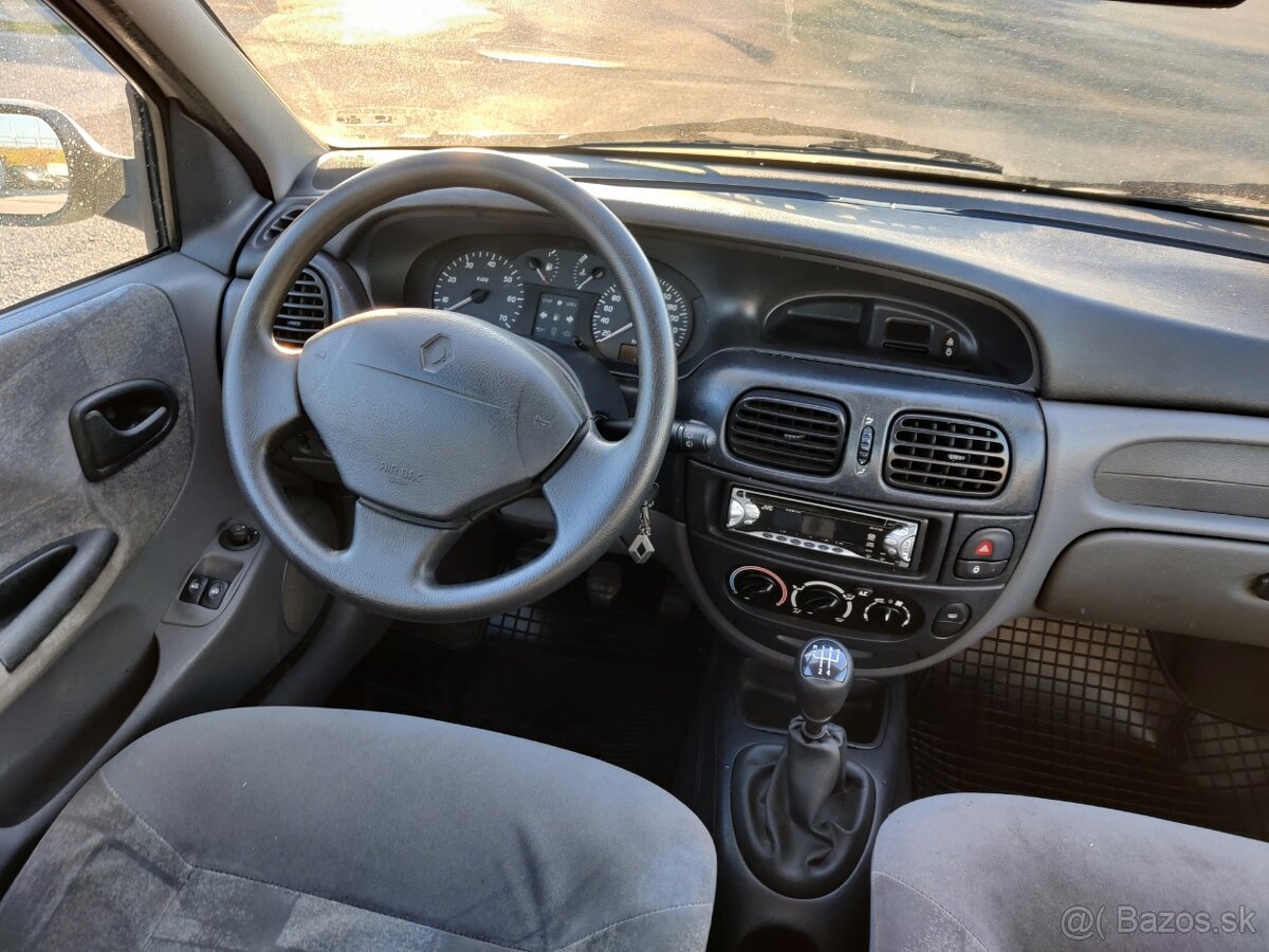 Renault Megane - 12