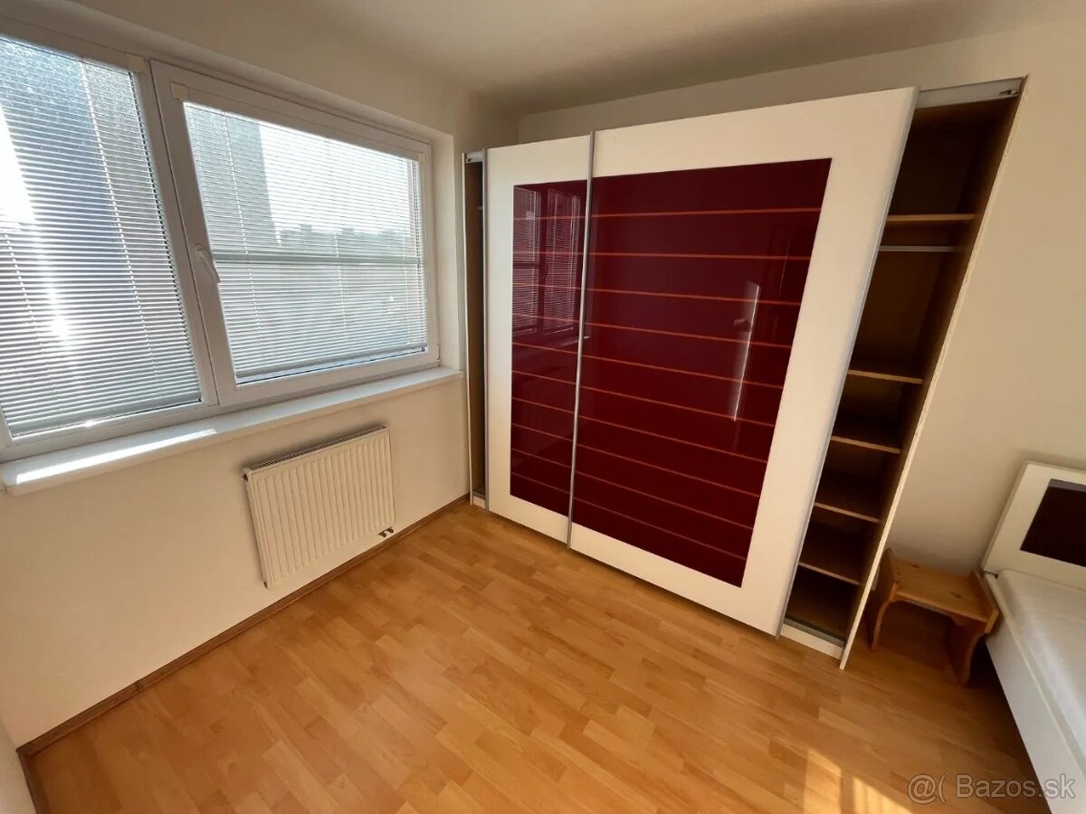 NA PREDAJ 2 IZBOVÝ BYT TRENČÍN, JUH, GARÁŽOVÉ STÁTIE - 12