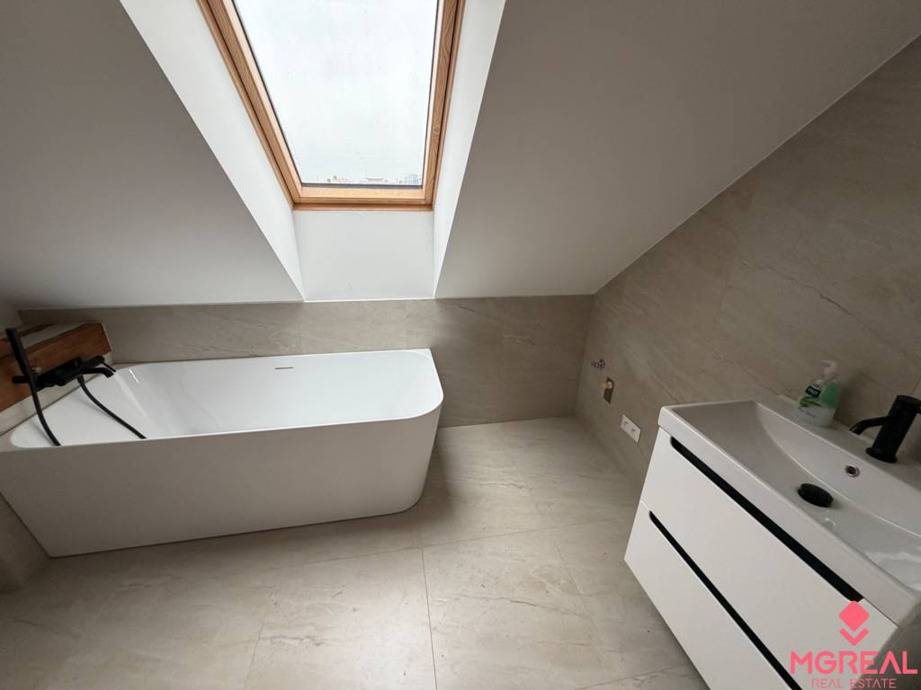 3 izbovy byt centrum Topoľčany / PRENAJOM - 12