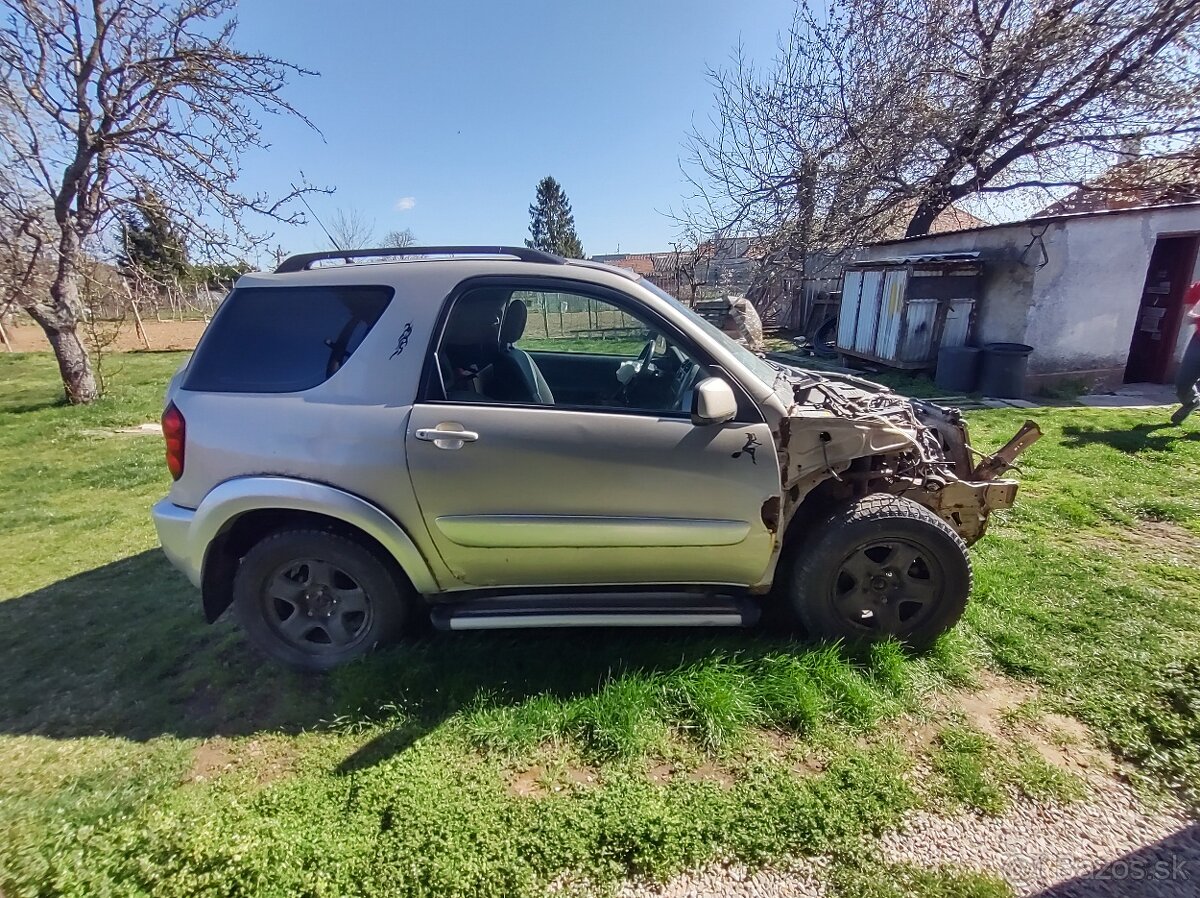 Toyota RAV4 4 benzín 110kw - 12