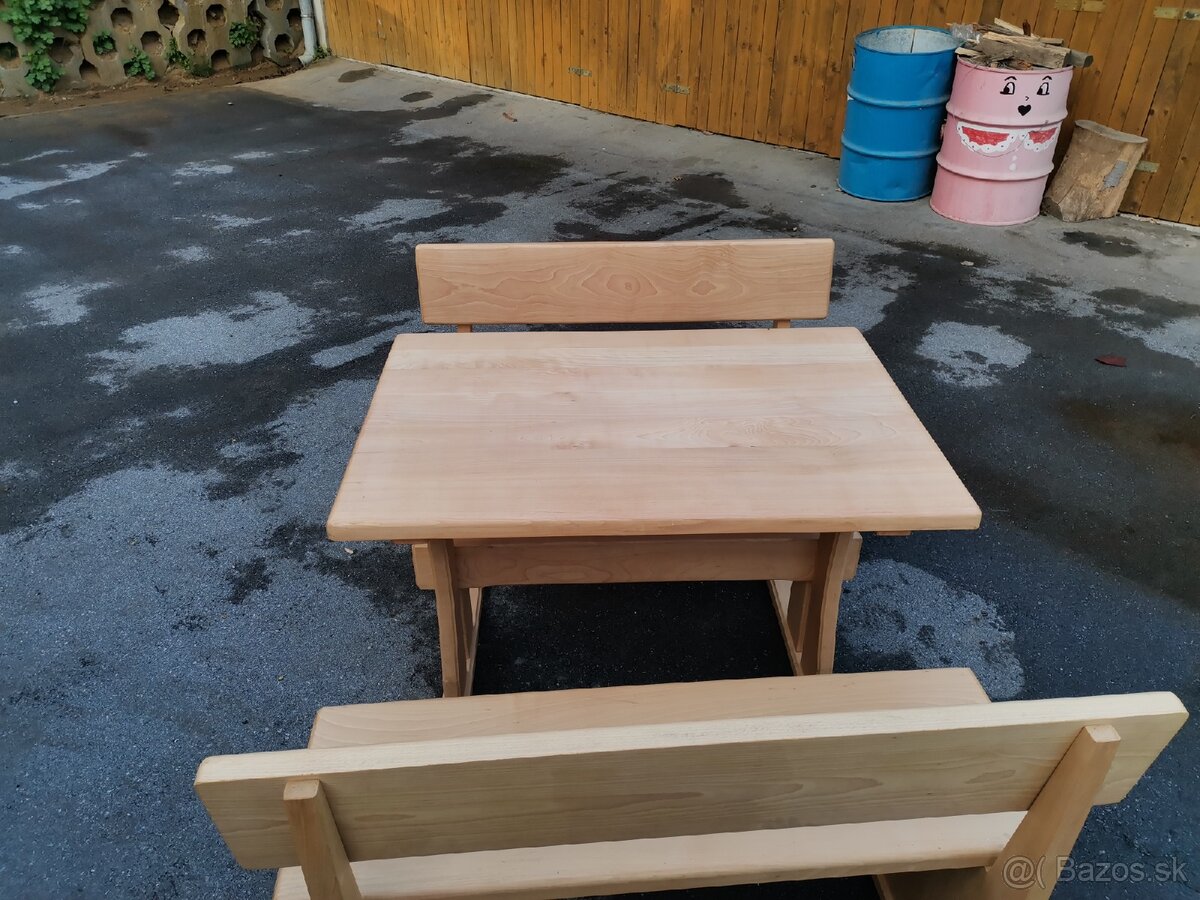 Masívne stoly s lavicami - 12