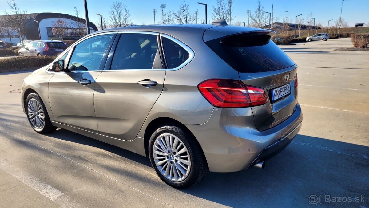 BMW 218d Active Tourer Luxury line - 12