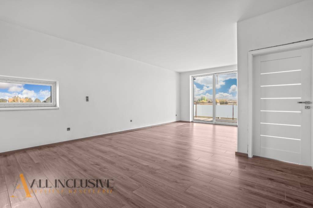 ALL INCLUSIVE I 3 IZBOVÉ BYTY S TERASOU, SO ZÁHRADOU + 2 PAR - 12