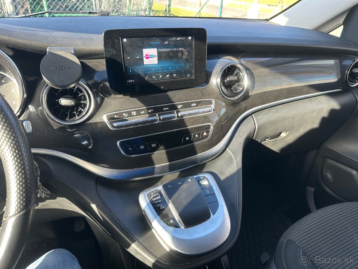 Mercedes Benz V - 12