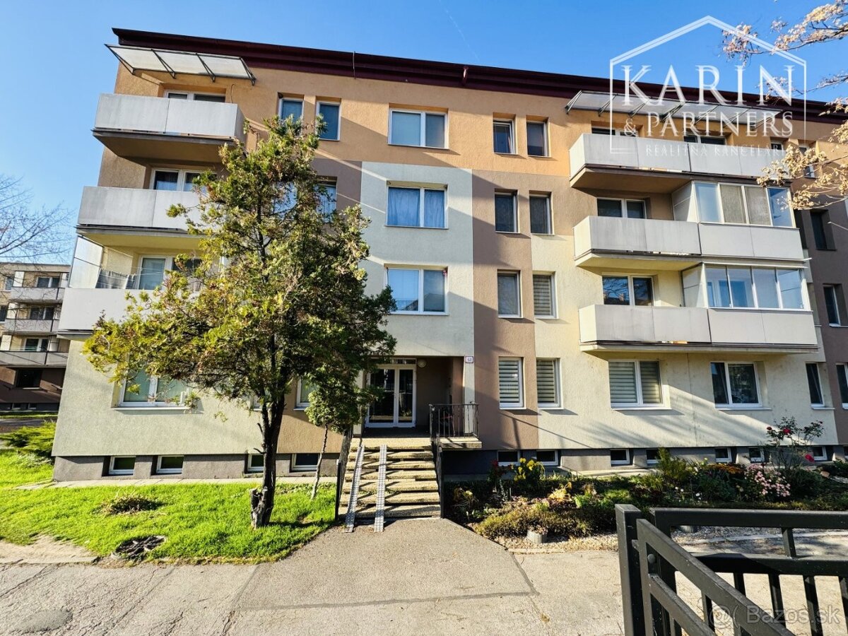 NA PRENÁJOM ZARIADENÝ 1i BYT V MESTE HOLÍČ - 12