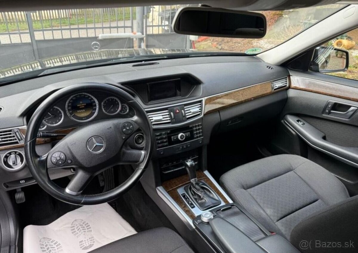 Mercedes-Benz Třídy E E 200/ 1,8i , Tažné , combi benzín - 12