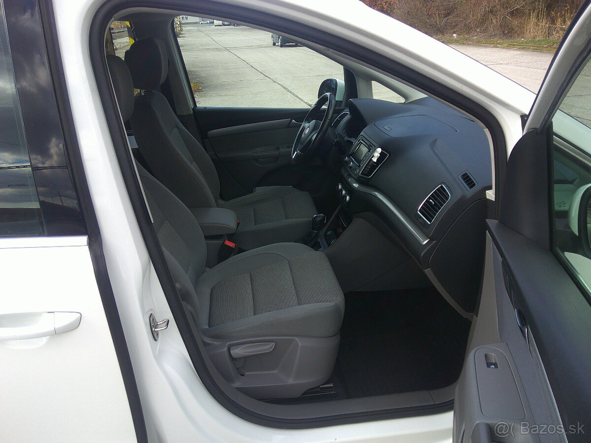Volkswagen Sharan 2.0 TDI Comfortline DSG - 12
