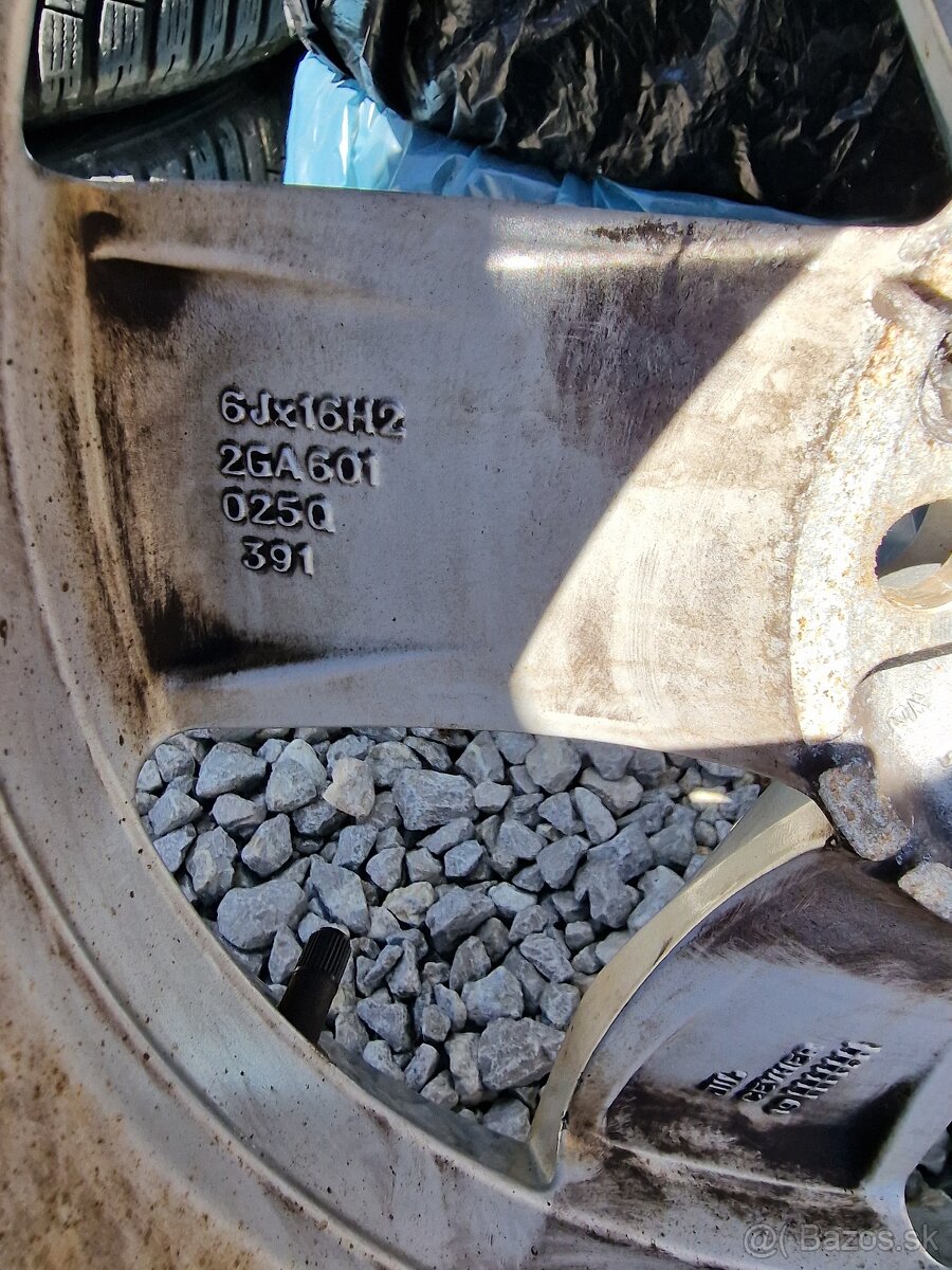 5x112 R16 orig. Volkswagen T-Roc + 205/60 R16 zimné sada - 12