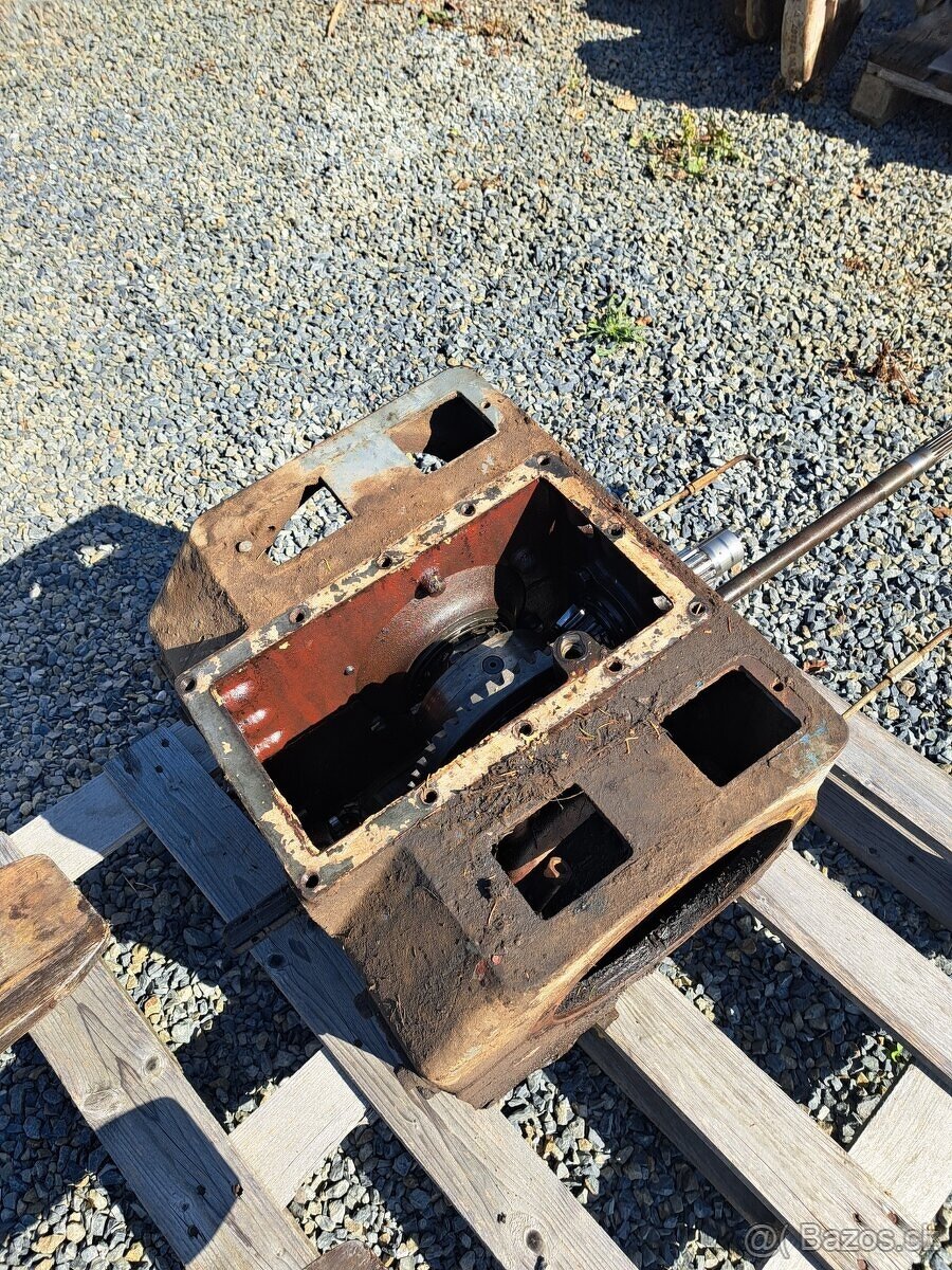 Zetor 3011 převodovka a jiné díly - 12