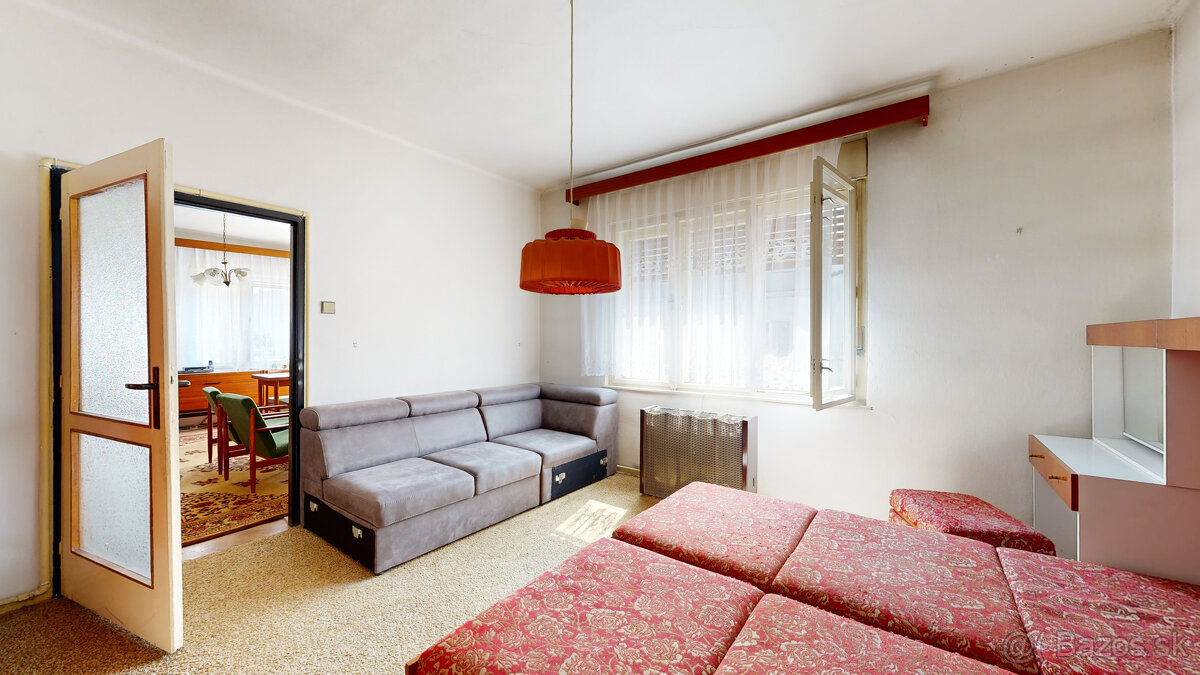 Rodinný dom s potenciálom v Senci – tichá lokalita, veľký po - 12