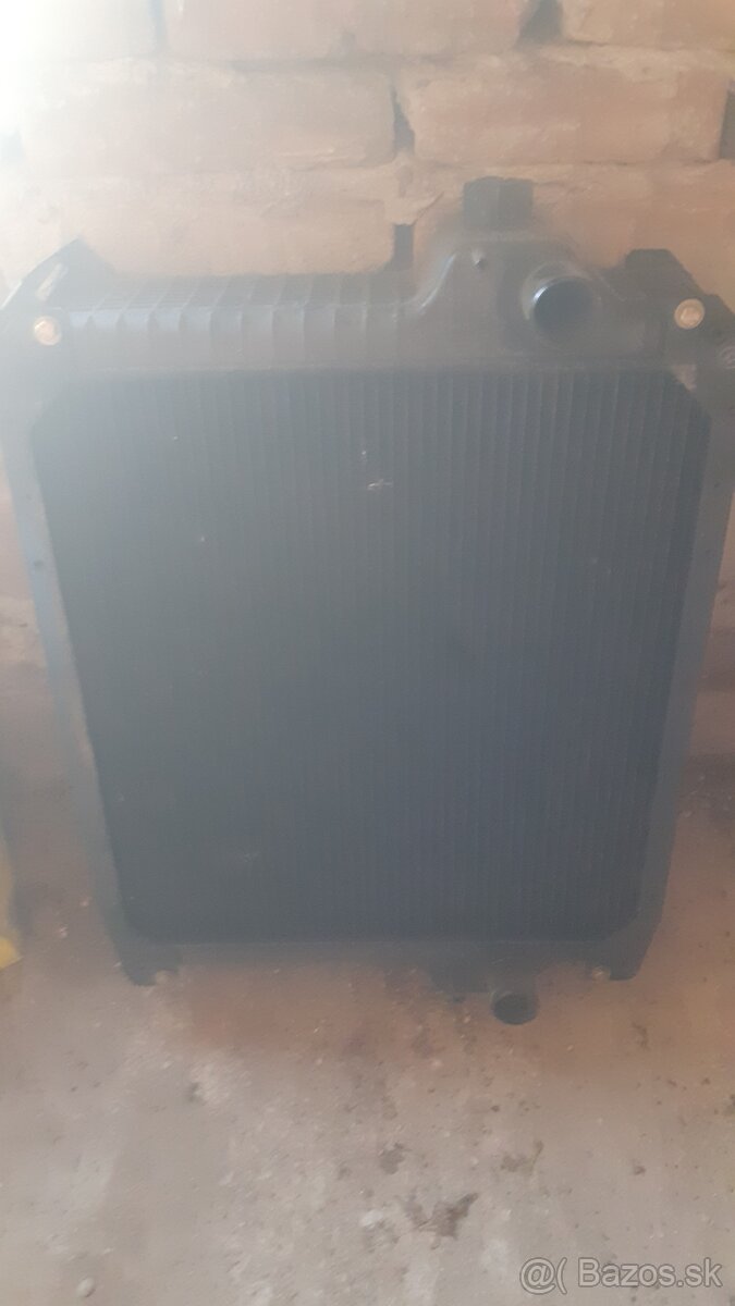 CHLADIČ- CASE IH-NEW HOLLAND - 12