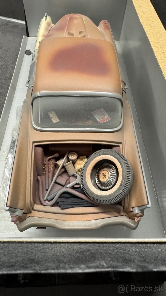 1957 Studebaker Golden Hawk 1:18 - 12